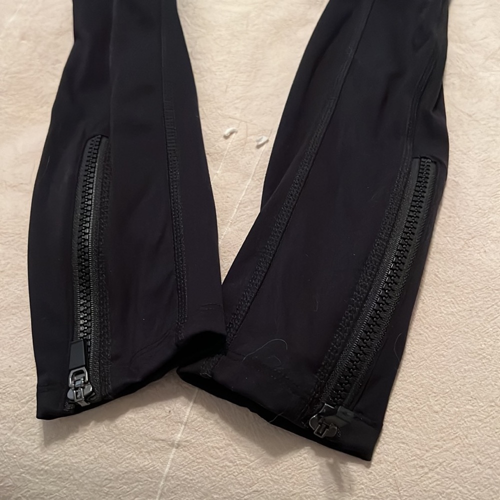 NWT Fabletics - Black workout Leggings - Highwaisted - Picture 5 of 9